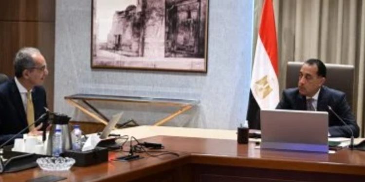 “الحكومة المصرية” تواصل جهود التحول الرقمي وتوسيع استخدام “الغاز الطبيعي” للسيارات