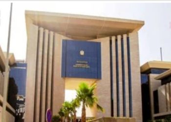 “مصر” تحذر مواطنيها في “ليبيا”… وتدعو الأطراف إلى التهدئة