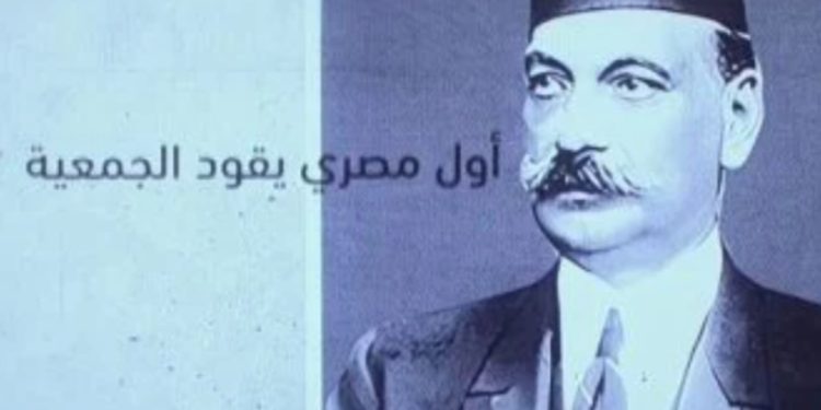 “رئيس الوزراء” يشاهد فيلم تسجيلي أثناء احتفالية الأسعاف يوثق تاريخ المرفق وإنجاراته