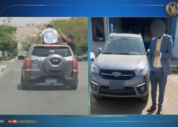 كشف ملابسات تداول مقطع فيديو تم نشره على مواقع التواصل الإجتماعى تضمن قيام قائد سيارة بالسماح لبعض الأشخاص بالجلوس خارج النافذة وأعلى السيارة بالقليوبية.. وضبط مرتكب الواقعة