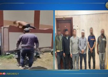 كشف ملابسات “مقطع فيديو” تم تداوله على مواقع التواصل الإجتماعى تضمن قيام أحد الأشخاص يحمل “عتلة حديدية” بالدلوف إلى إحدى المدارس بدمياط