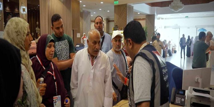 خدمات مميزه تقدمها بعثه “وزاره الداخليه” لحجاج القرعه تتوجها زياره الروضه الشريفه