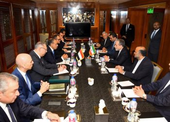 مشاورات سياسية بين وزيرى خارجية مصر وايران بالقاهرة