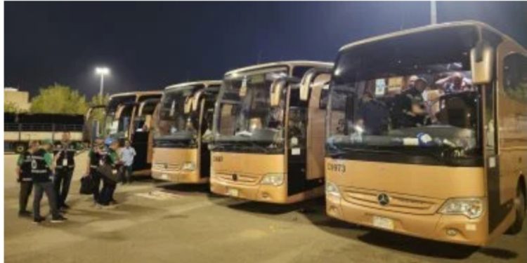 “وزارة التضامن” تتسلم 283 حافلة حديثة لتأمين نقل حجاج الجمعيات الأهلية للمشاعر المقدسة