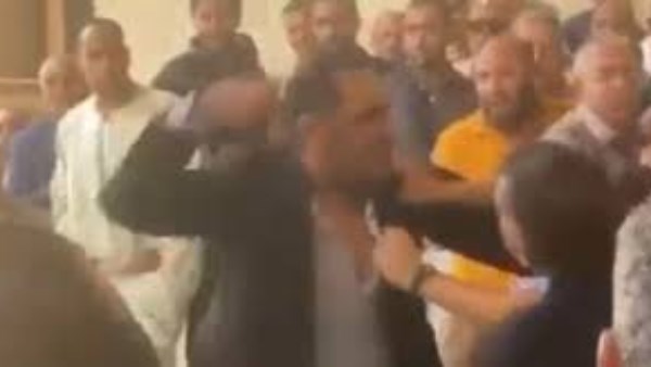 ضبط مرشحين تشاجرا امام لجنة انتخابية ووجود اصابات