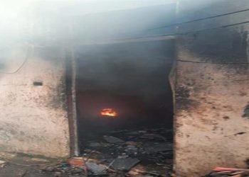 مصرع عامل في حريق شب بمخزن خردة بشبرا الخيمة