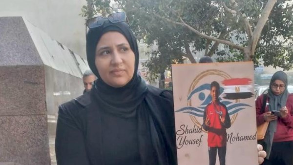 والدة السباح يوسف تشيد ببيان النيابة وتثق في القضاء