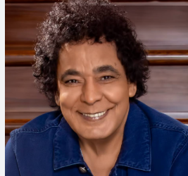 محمد منير يغادر المستشفى بعد تحسن حالته الصحية