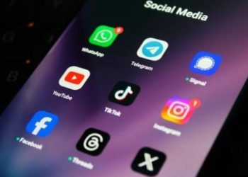 صدمة للمراهقين.. نصف الألمان يطالبون بحظر السوشيال ميديا تحت 16 سنة