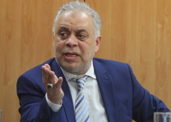 أشرف زكي يفتح النار: تحرك قانوني عاجل ضد الإساءة لريهام عبد الغفور