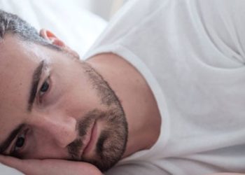 5 أشياء يفعلها الرجال تضعفهم جنسيا.. أخطرها استخدام الكمبيوتر