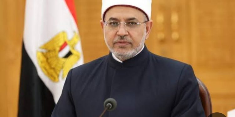 رئيس جامعة الأزهر يتفقد اختبارات مسابقة القرآن الكريم  ويرصد 100 ألف جنيه للفائز بالمركز الأول