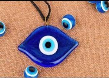 خالد الجندي يحذر من التمائم والخرافات: القرآن وحده يحمي من الحسد