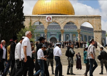 تصعيد خطير.. إسرائيل تهدم بناية سكنية قرب المسجد الأقصى