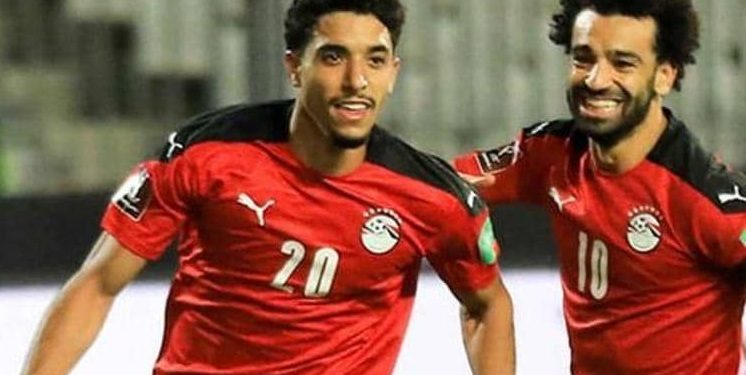 عمر مرموش يهدد مرمى جنوب إفريقيا بتسديدة قوية من ركلة ثابتة