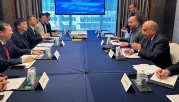 وزير الكهرباء يلتقي الشركات الصينية لتعزيز توطين صناعة مهمات الطاقة المتجددة في مصر