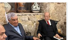 زاهي حواس يشعل الجدل: لم يحترمني.. وكتب وسيم السيسي «مكانها مزبلة التاريخ»